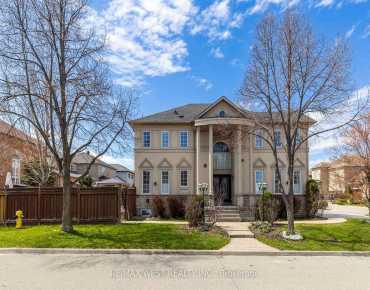 
Queensberry Cres <a href='https://luckyalan.com/community.php?community=Vaughan:Maple'>Maple, Vaughan</a> 4 beds 4 baths 2 garage $1.799M